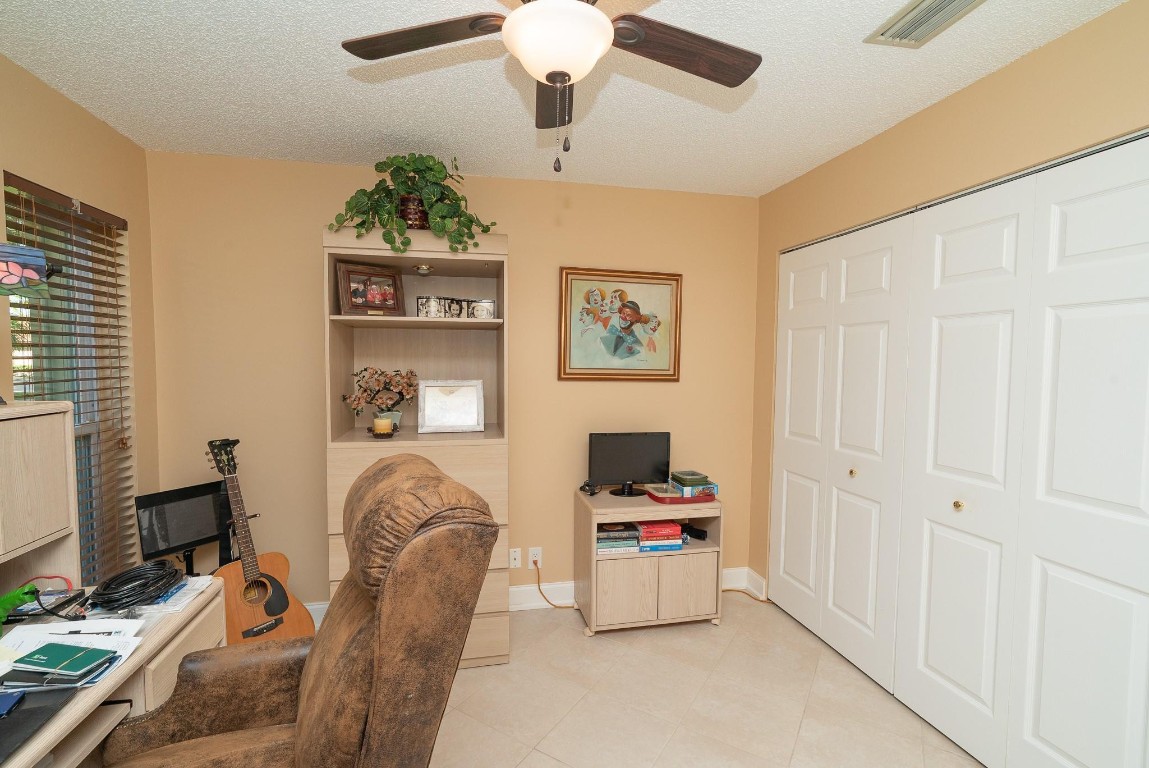 Oak Wood 80-39 B - Residential