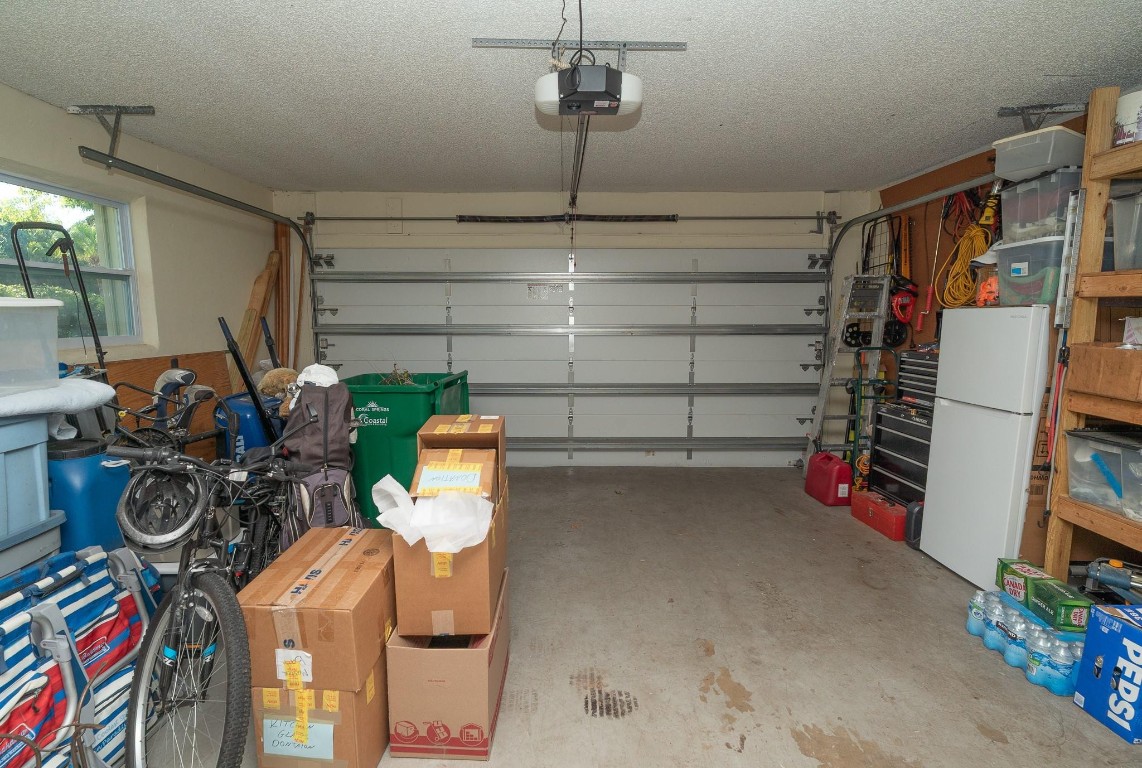 Oak Wood 80-39 B - Residential