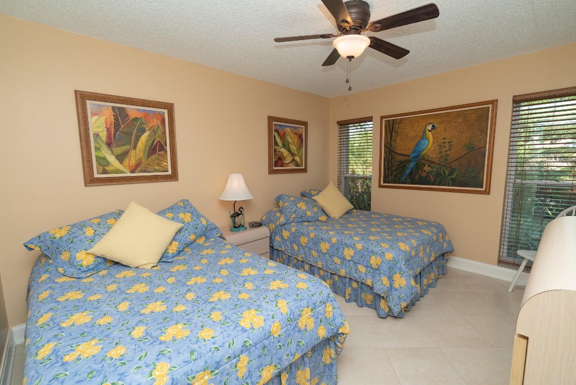 Oak Wood 80-39 B - Residential