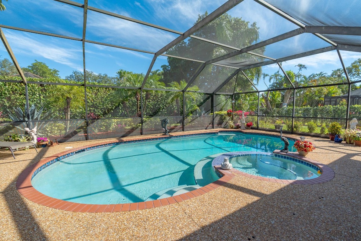 Oak Wood 80-39 B - Residential