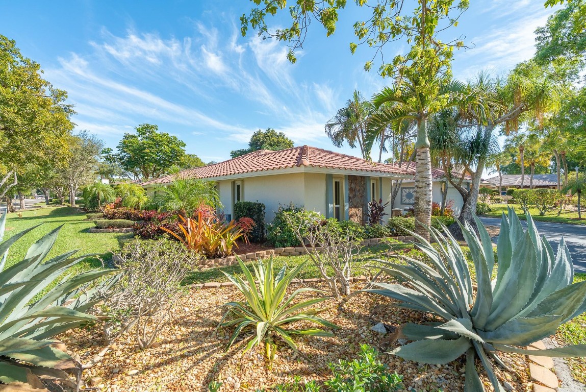 Oak Wood 80-39 B - Residential