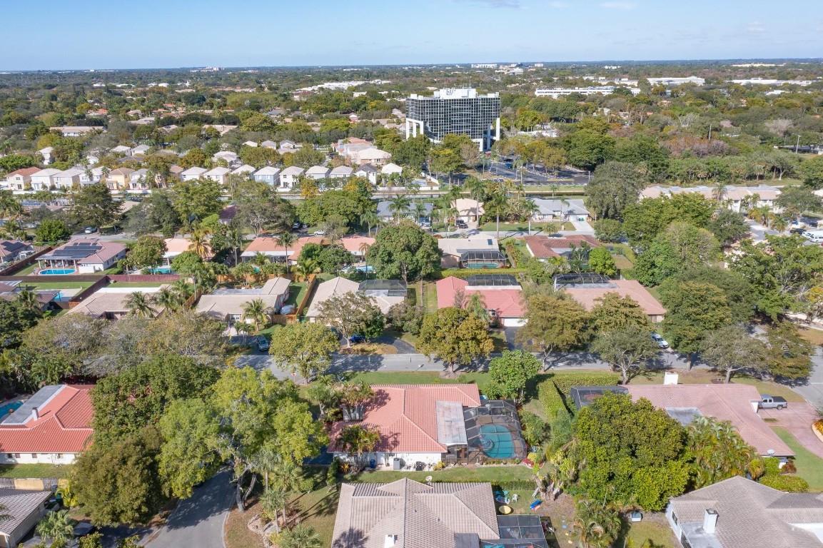 Oak Wood 80-39 B - Residential