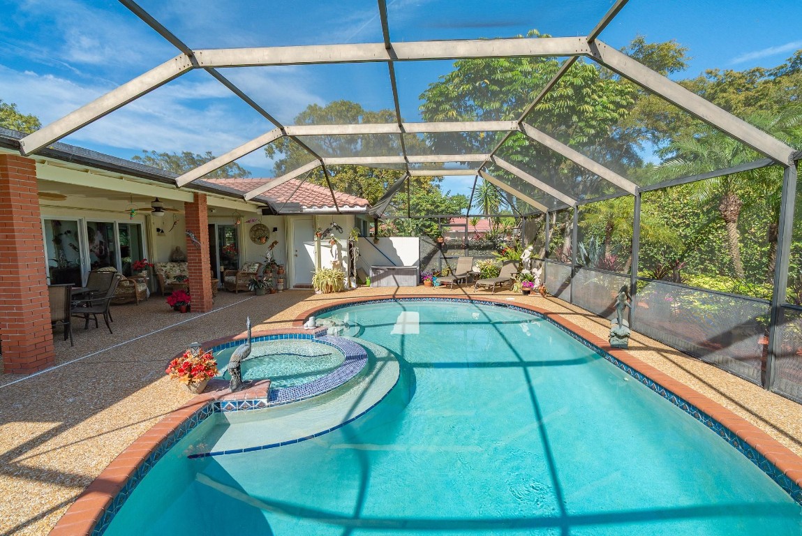 Oak Wood 80-39 B - Residential