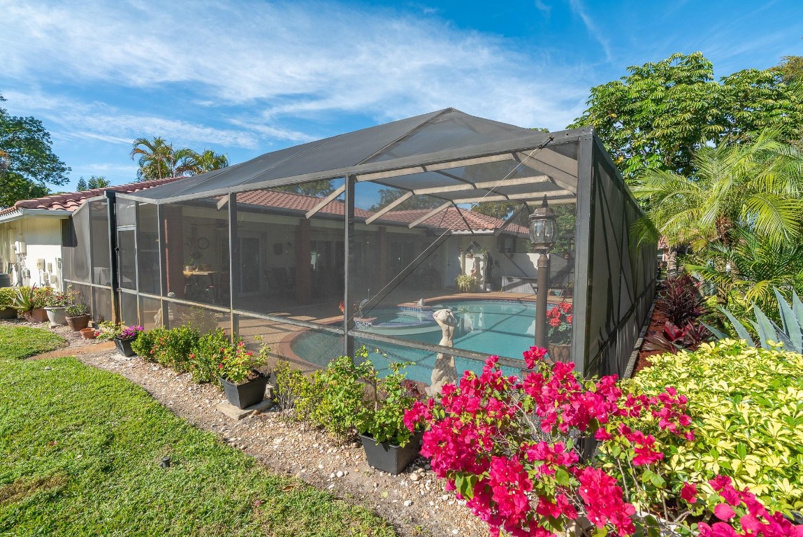 Oak Wood 80-39 B - Residential