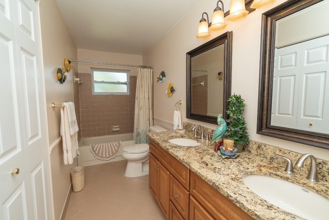 Oak Wood 80-39 B - Residential