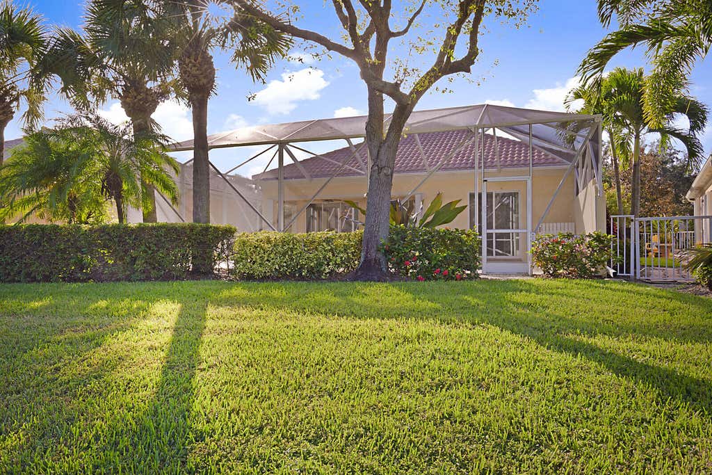 Photo of 4916 Grassleaf Drive, Palm Beach Gardens, FL 33418 (MLS # R10933300)