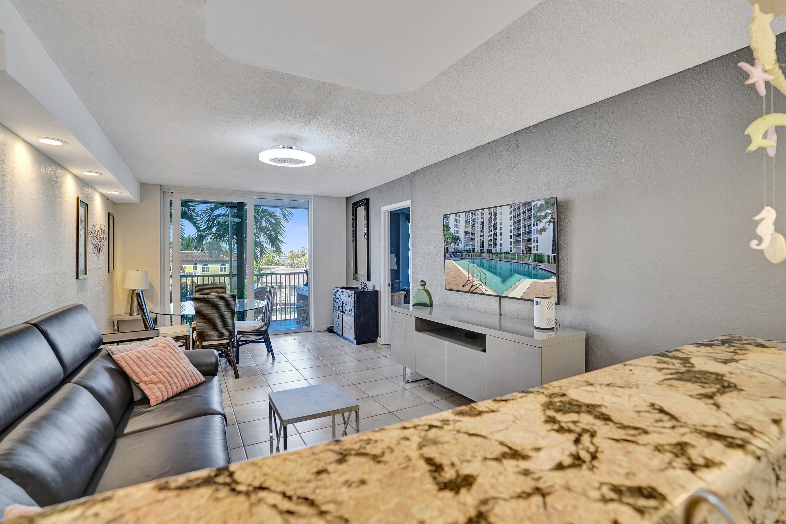 1391 S OCEAN Boulevard 309