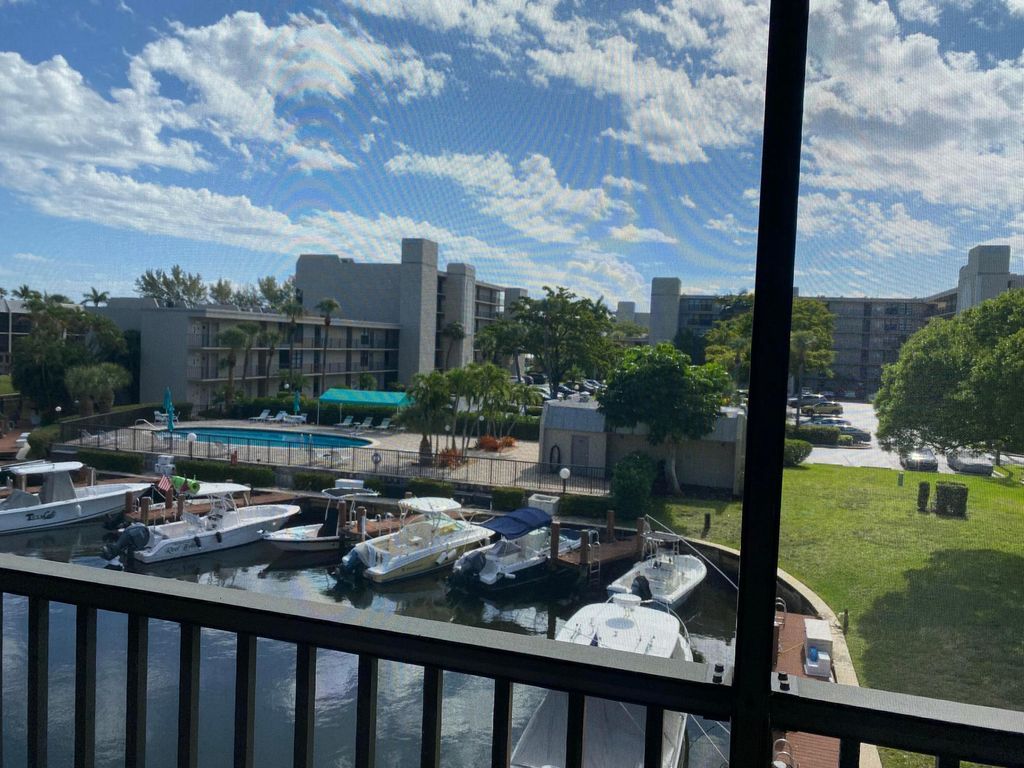 Photo of 4 Royal Palm Way #308, Boca Raton, FL 33432 (MLS # B26033381)