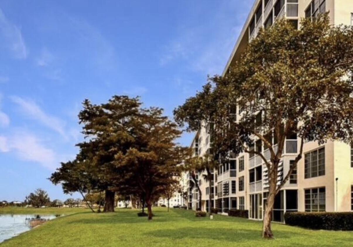 NO 51 PALM-AIRE COUNTRY CLUB - Residential Lease