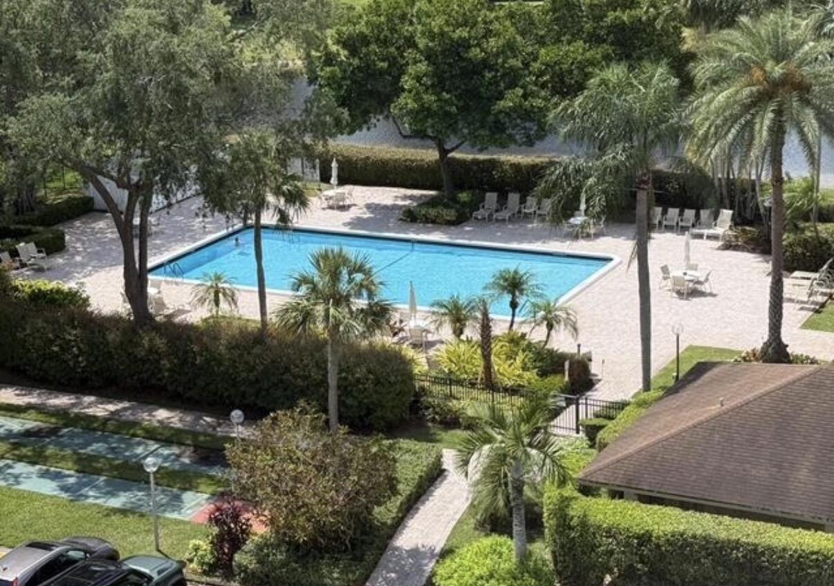 NO 51 PALM-AIRE COUNTRY CLUB - Residential Lease