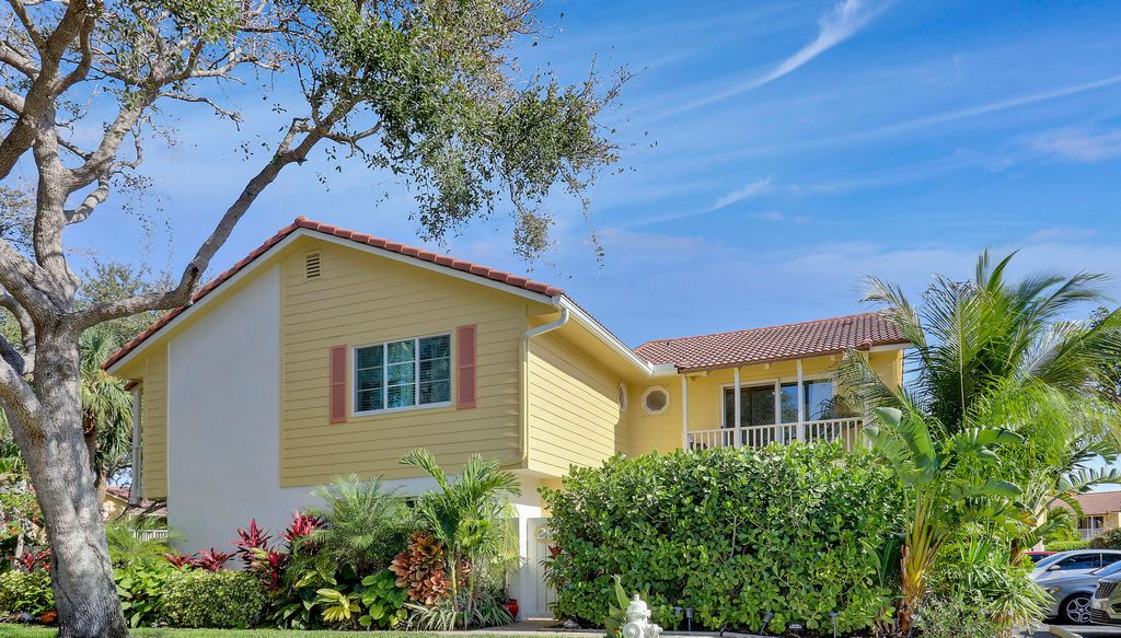 Photo of 293 Seabreeze Circle, Jupiter, FL 33477 (MLS # R11050720)