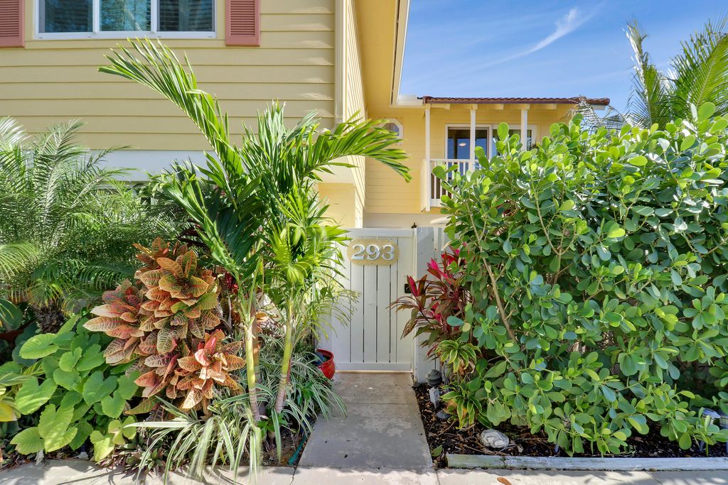 Photo of 293 Seabreeze Circle, Jupiter, FL 33477 (MLS # R11050720)