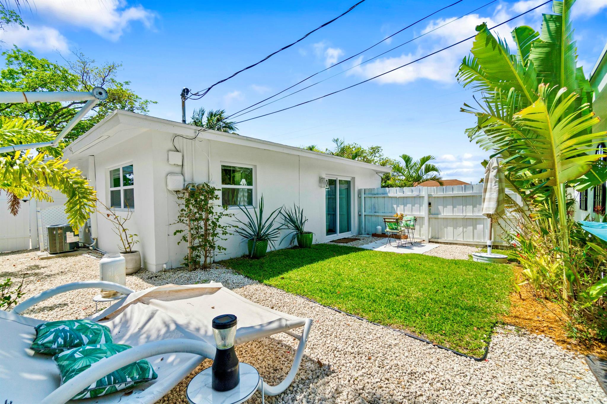 COLONIAL ESTATES - Residential Income