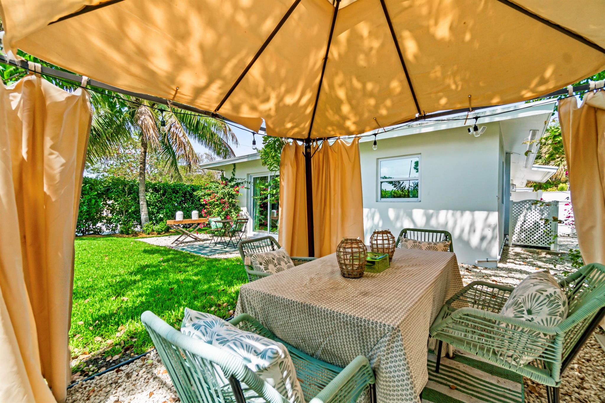 COLONIAL ESTATES - Residential Income