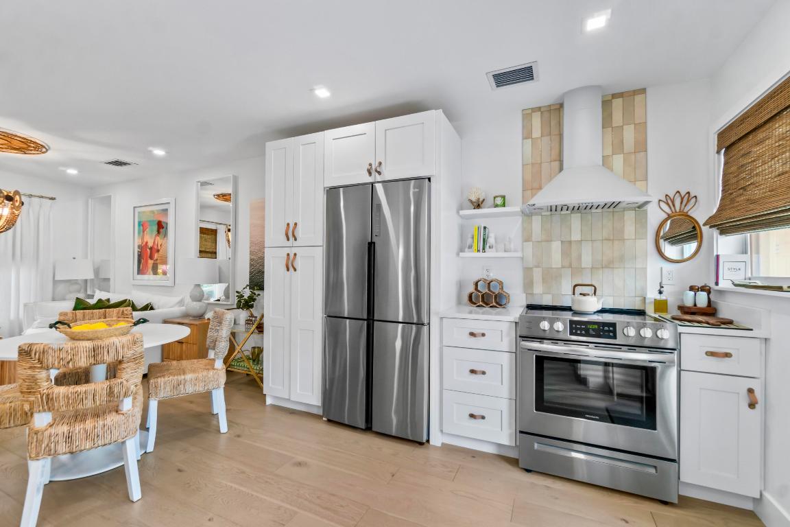 COLONIAL ESTATES - Residential Income