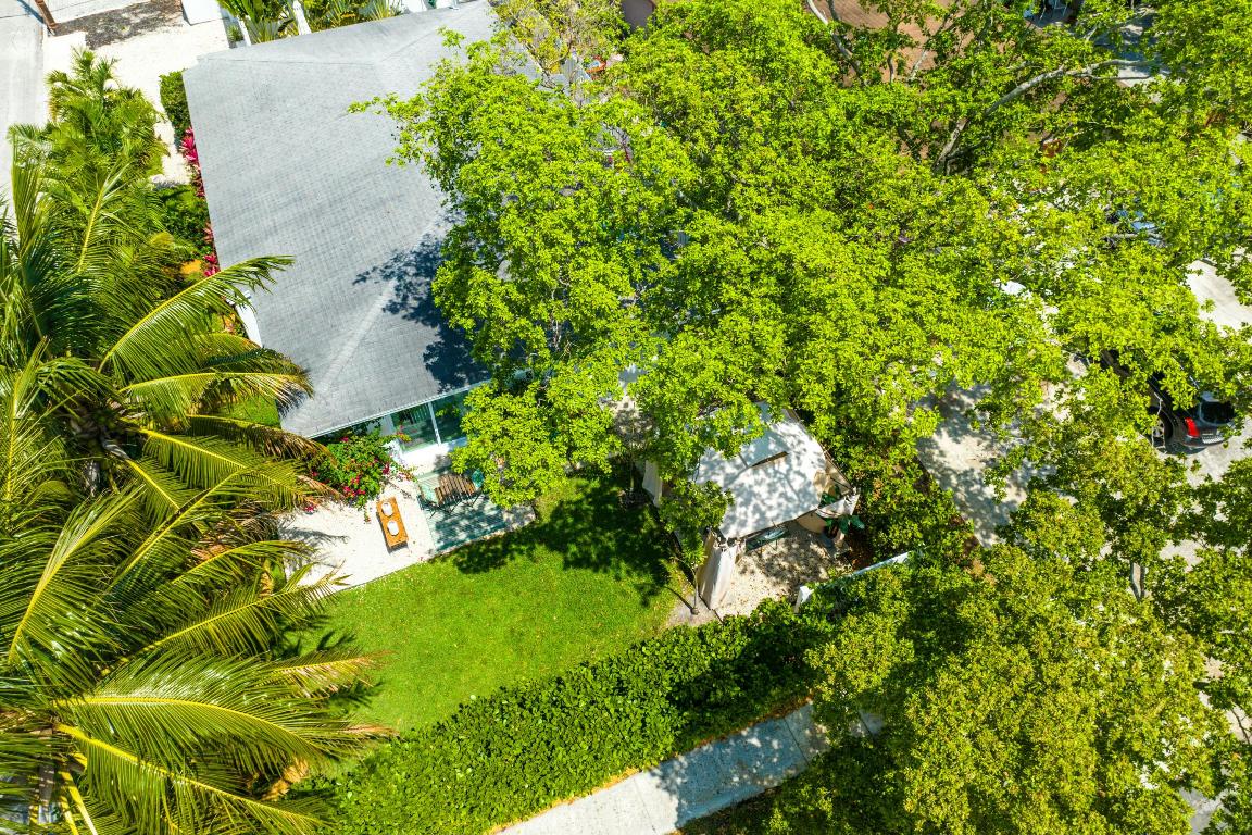 COLONIAL ESTATES - Residential Income