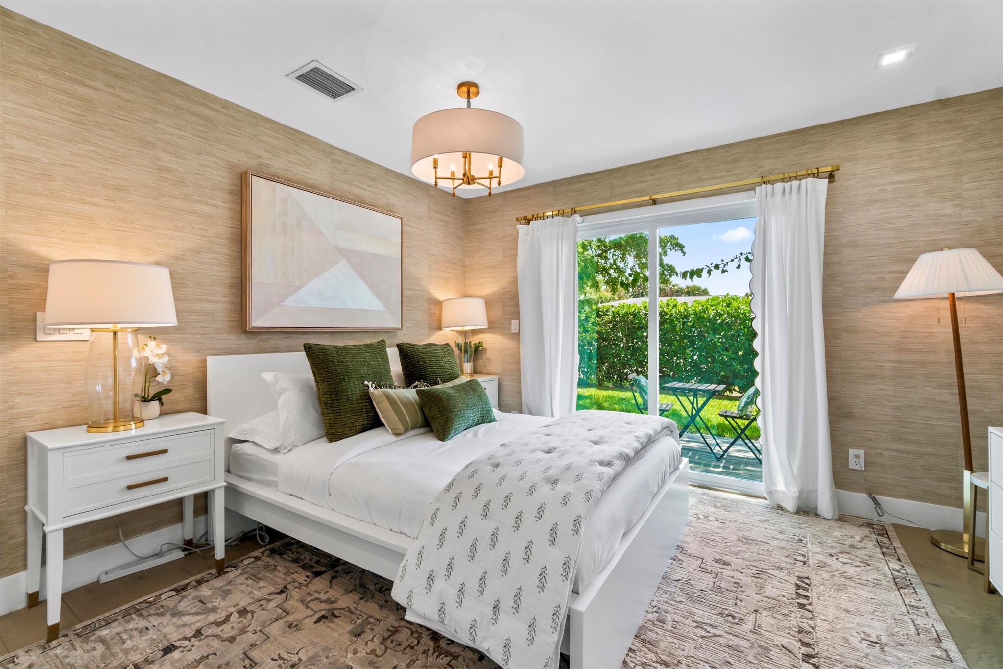 COLONIAL ESTATES - Residential Income