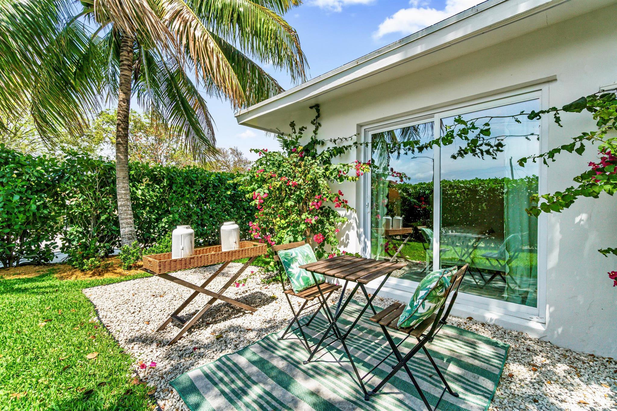 COLONIAL ESTATES - Residential Income