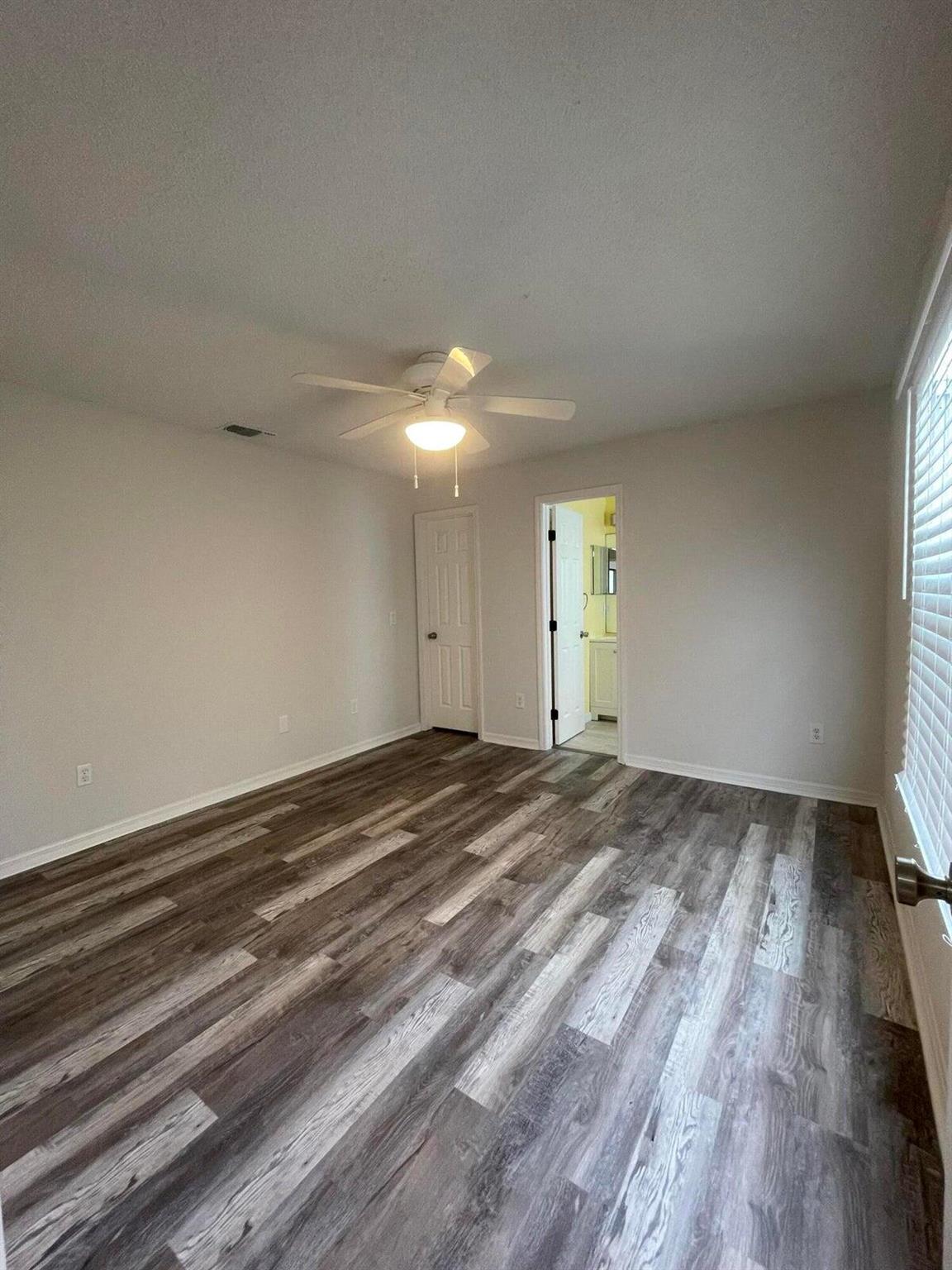 VERO LAKE ESTATES - Residential