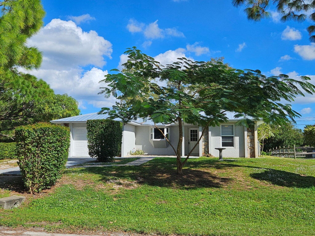 Photo of 8236 97th Avenue, Vero Beach, FL 32967 (MLS # R11131826)