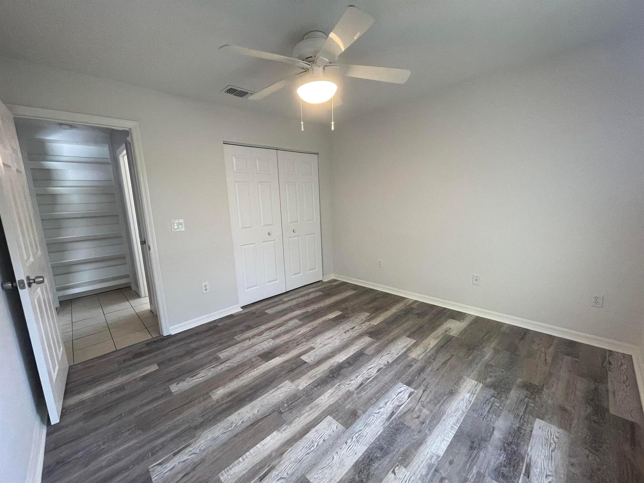 VERO LAKE ESTATES - Residential