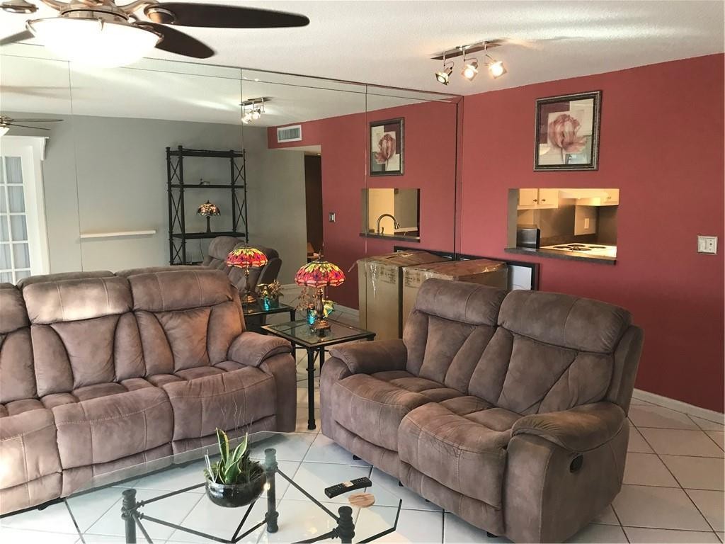 Island Club - Residential