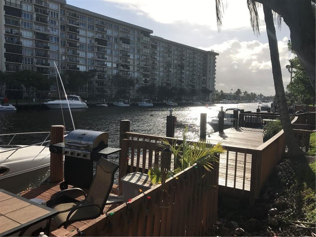 Island Club - Residential