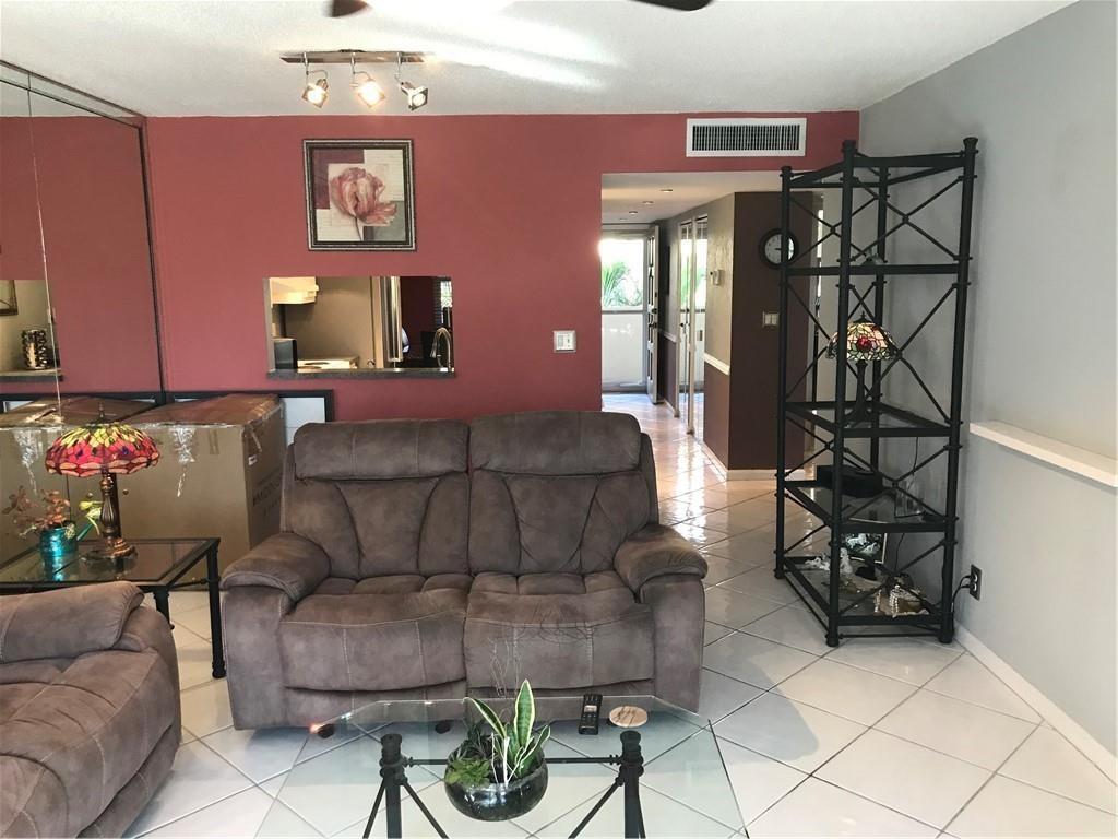 Island Club - Residential