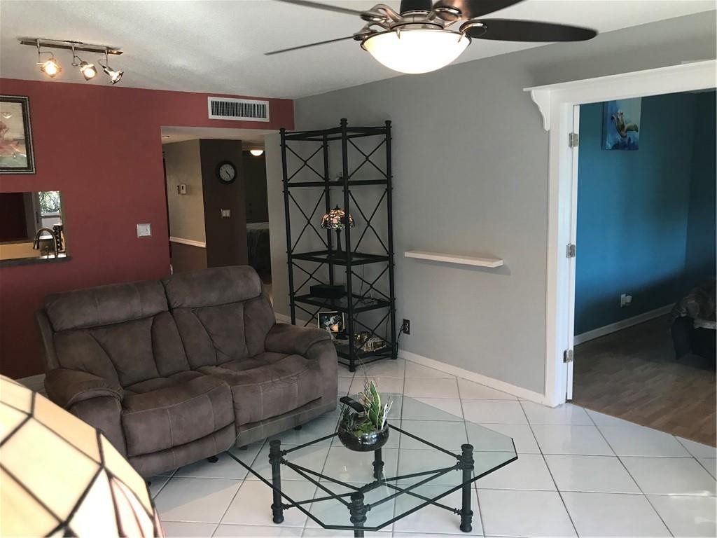 Island Club - Residential