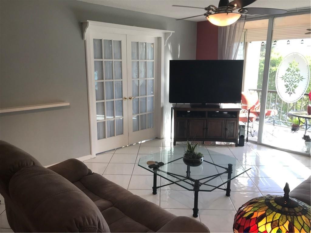 Island Club - Residential