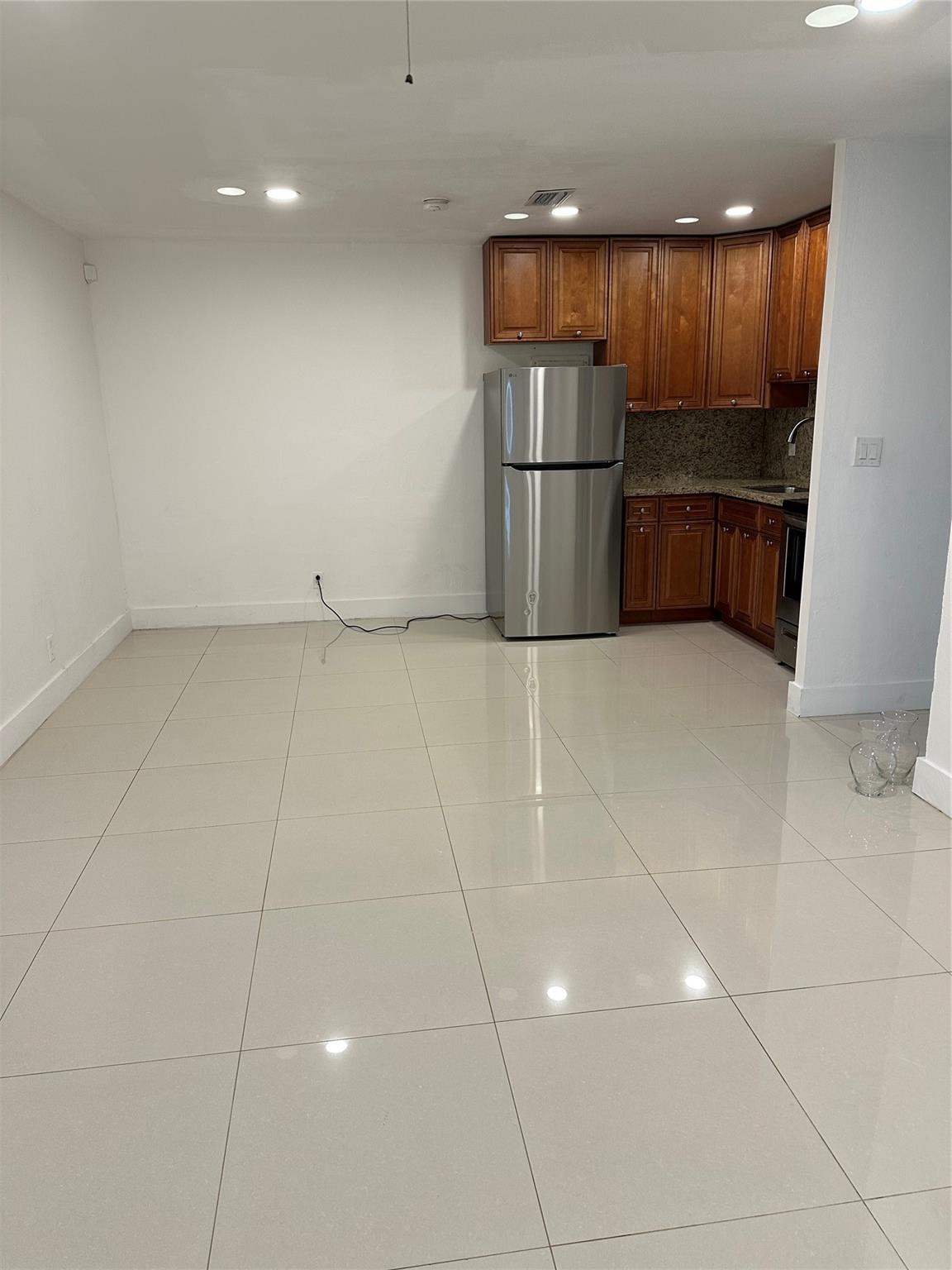 L D C Estates 75-31 B - Residential Lease