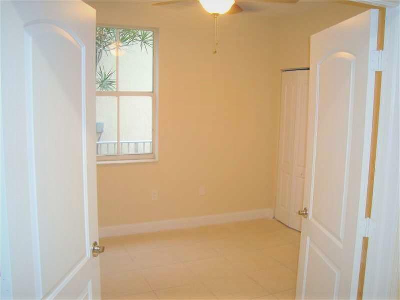Nautica 164-36 B - Residential
