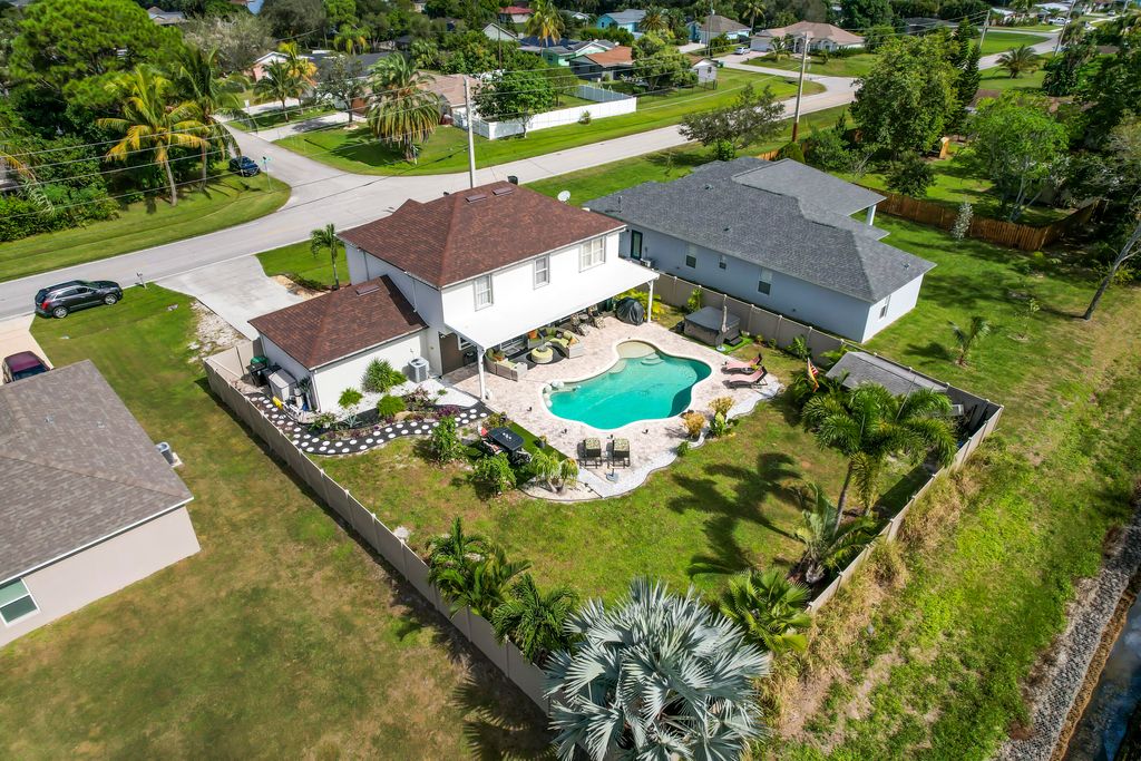 Photo of 332 SW Lakehurst Drive, Port Saint Lucie, FL 34983 (MLS # R10951863)