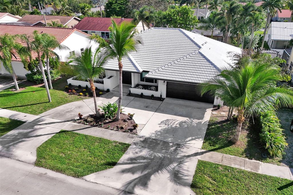 Photo of 340 Oregon Ln, Boca Raton, FL 33487 (MLS # F10532270)