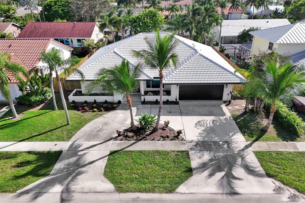 Photo of 340 Oregon Ln, Boca Raton, FL 33487 (MLS # F10532270)