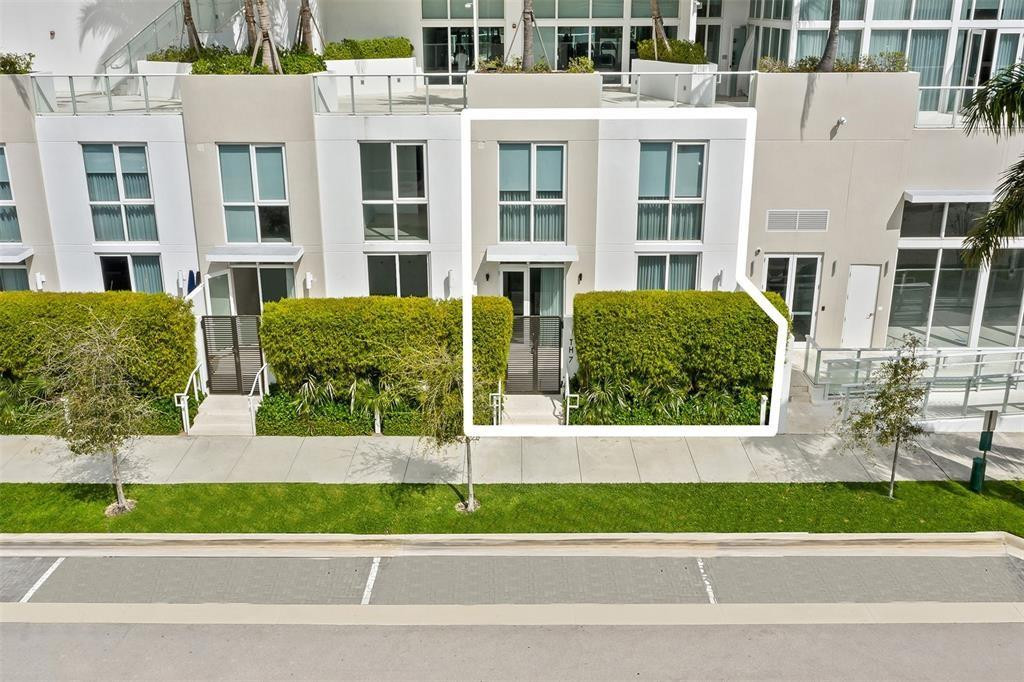 401 N Birch Road TH7