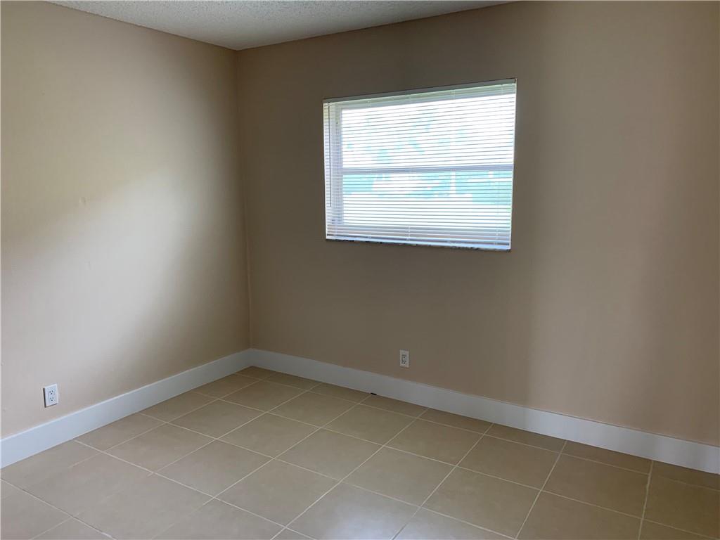 VILLAGE PARK AT OAKLAND C - Residential Lease