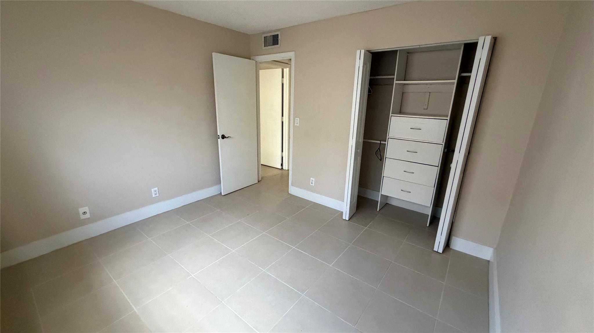 VILLAGE PARK AT OAKLAND C - Residential Lease