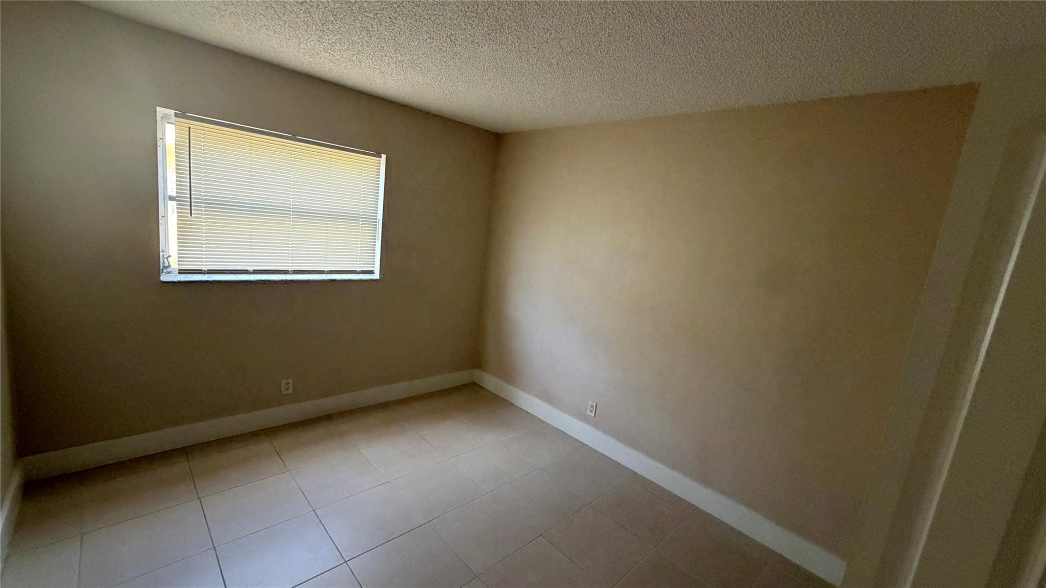 VILLAGE PARK AT OAKLAND C - Residential Lease