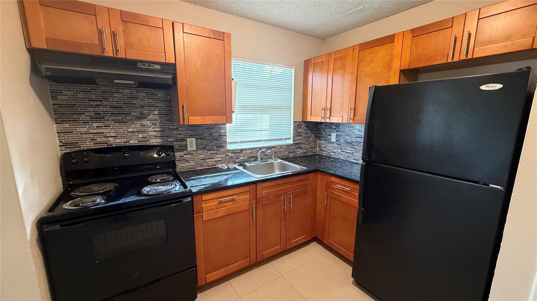 VILLAGE PARK AT OAKLAND C - Residential Lease