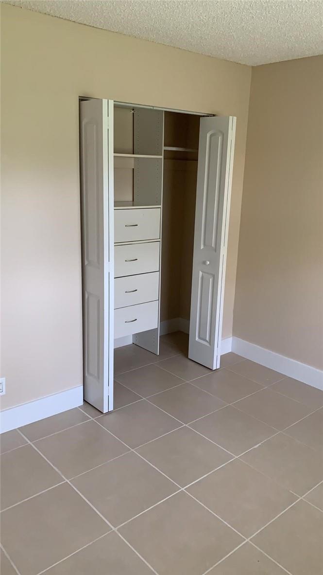 VILLAGE PARK AT OAKLAND C - Residential Lease