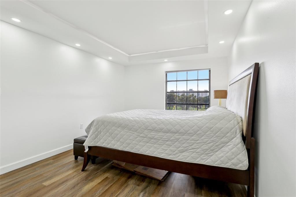 INVERWOOD CONDO - Residential
