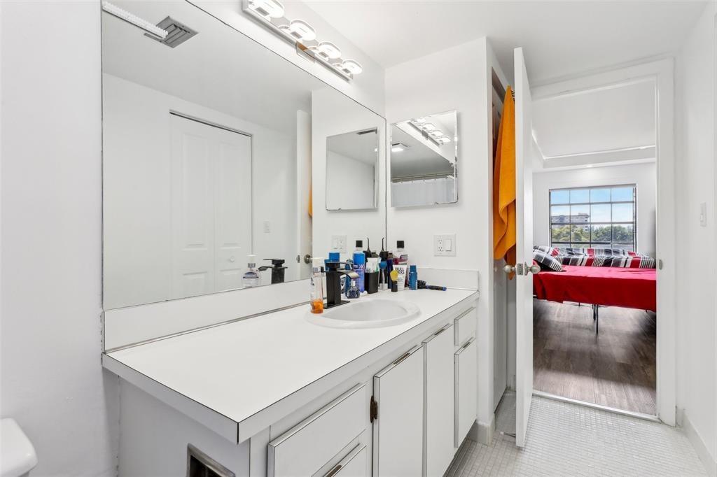 INVERWOOD CONDO - Residential