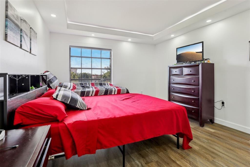 INVERWOOD CONDO - Residential