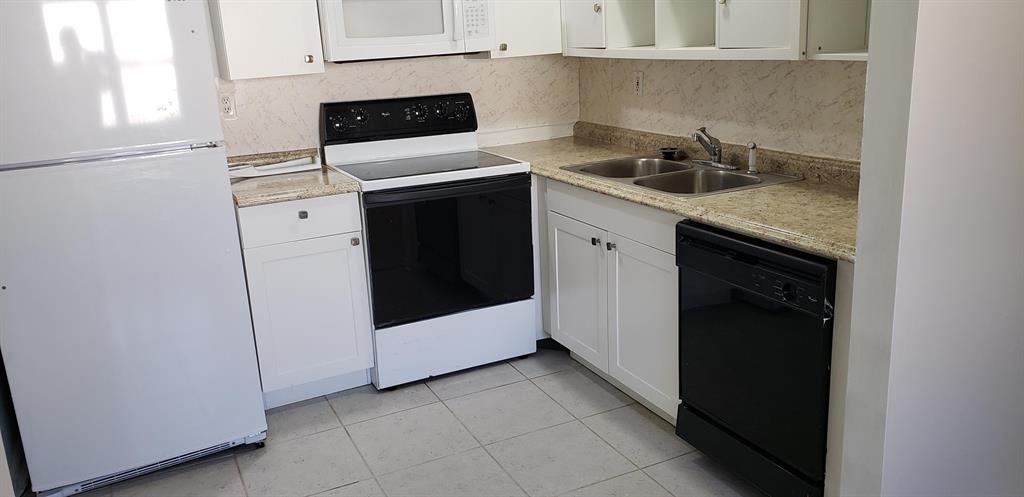 KINGS POINT CAPRI CONDOS - Residential