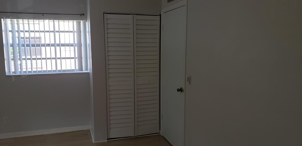 KINGS POINT CAPRI CONDOS - Residential