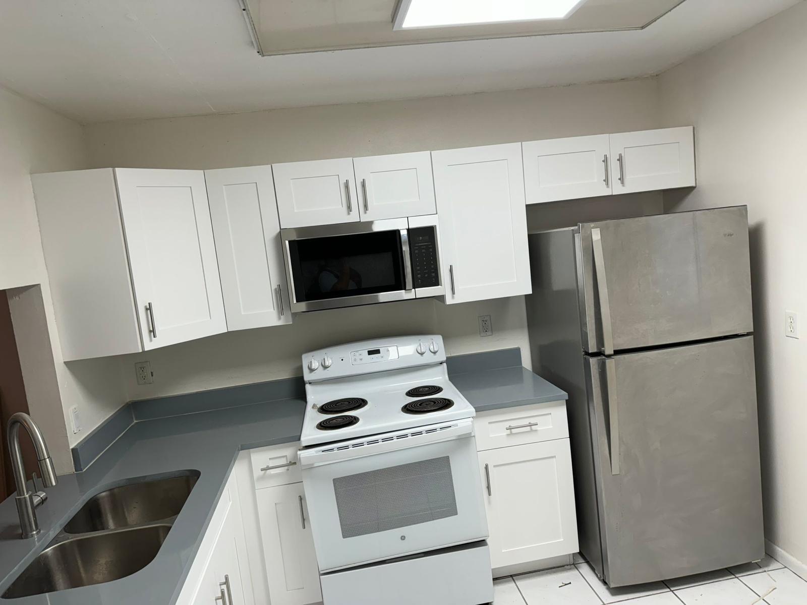 3905 N Nob Hill Rd 302