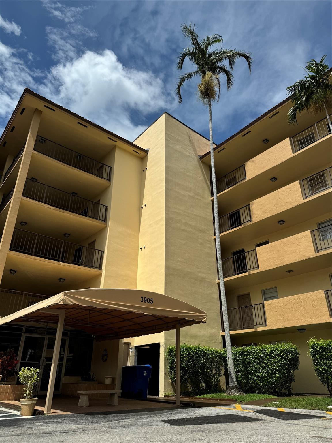SUNRISE ISLAND CONDOMINIU - Residential