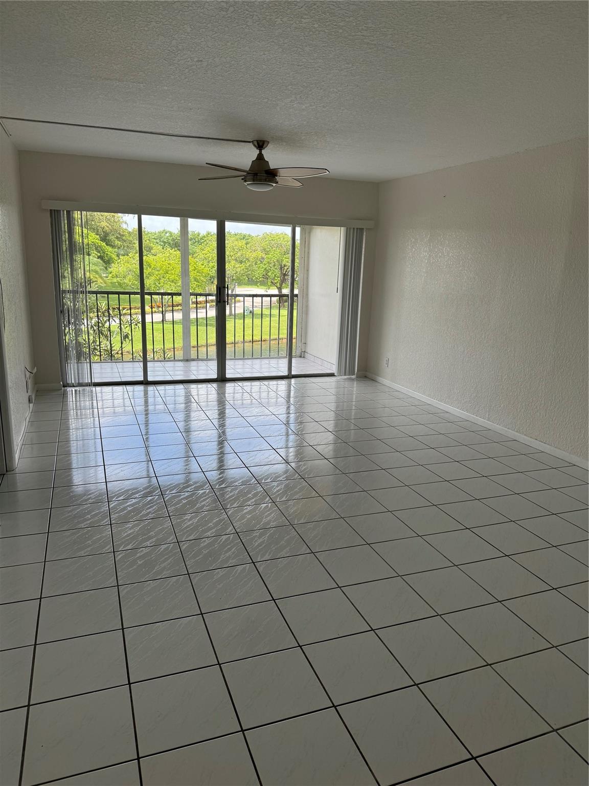 3905 N Nob Hill Rd 302