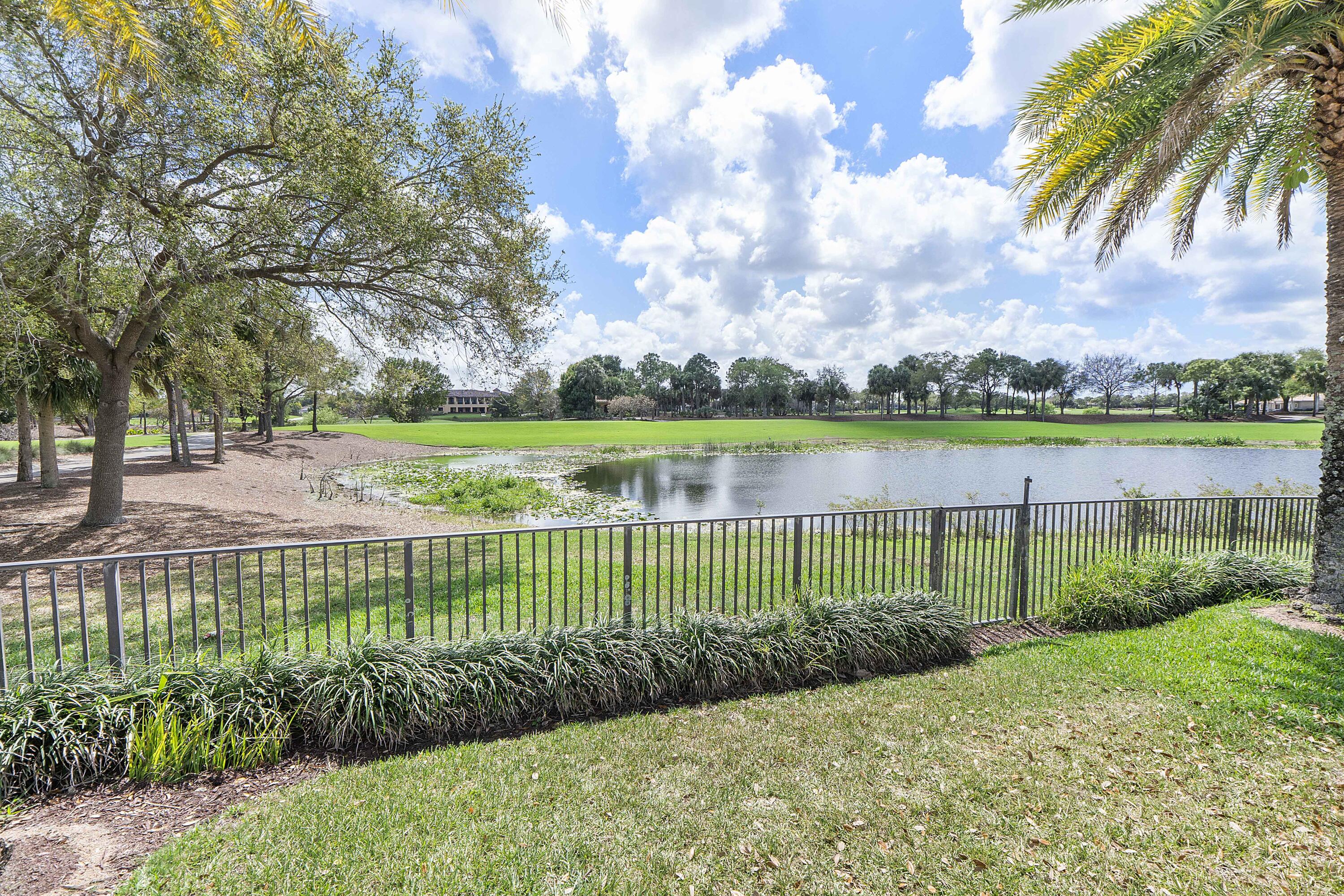 PARKLAND GOLF AND COUNTRY CLUB - Residential